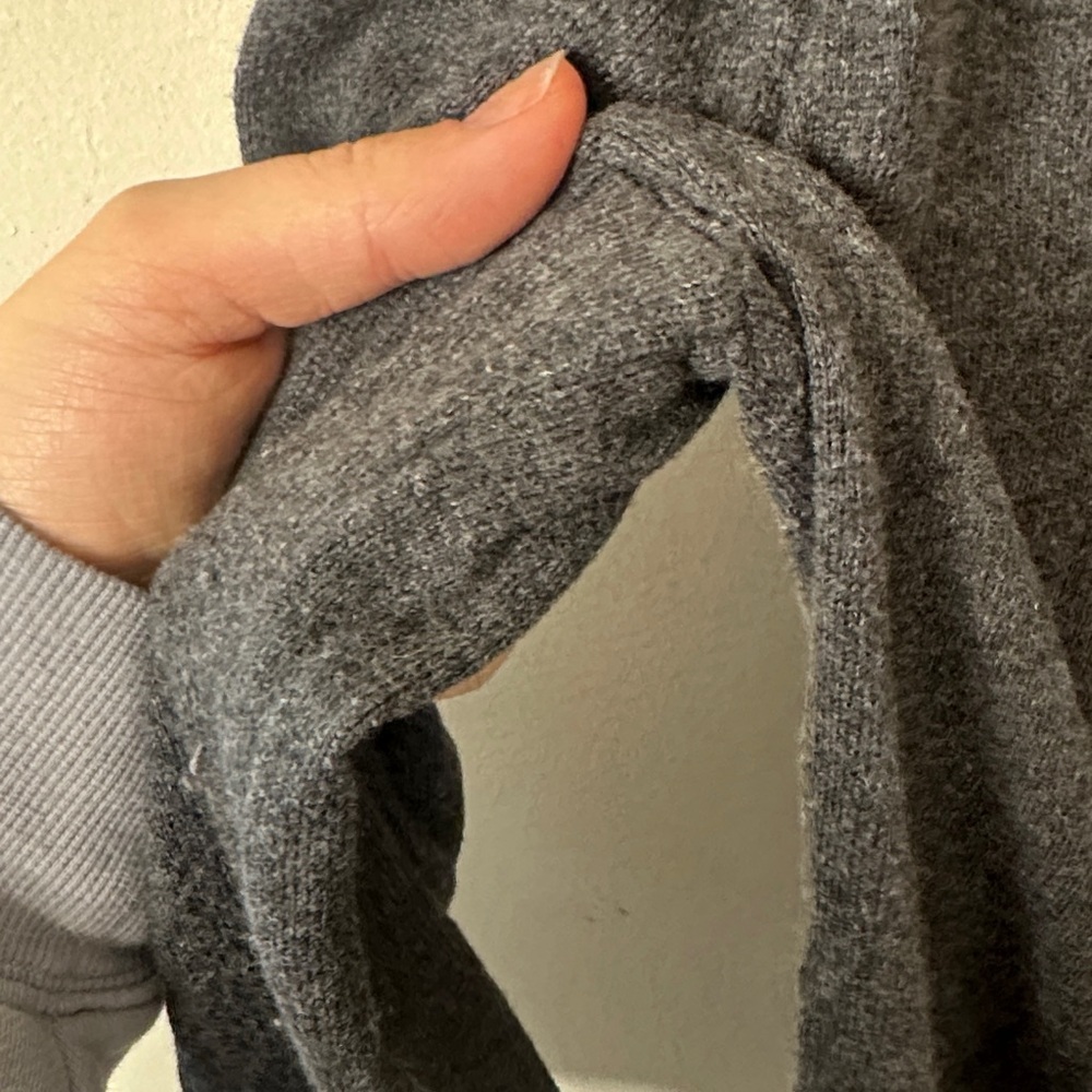 Liz Claiborne Cotton Cashmere V Neck Sweater - Picture 5 of 6